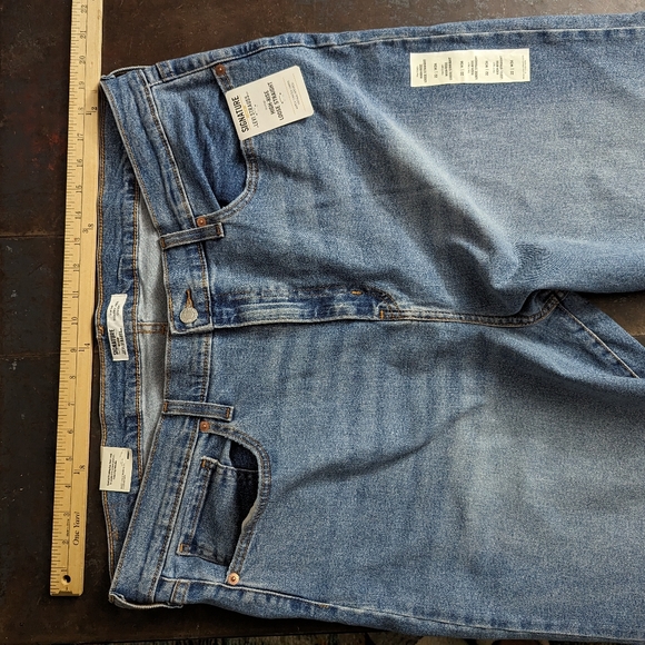 NWT Levi Strauss High-rise Loose Straight Jeans, Size 22 - Picture 9 of 12